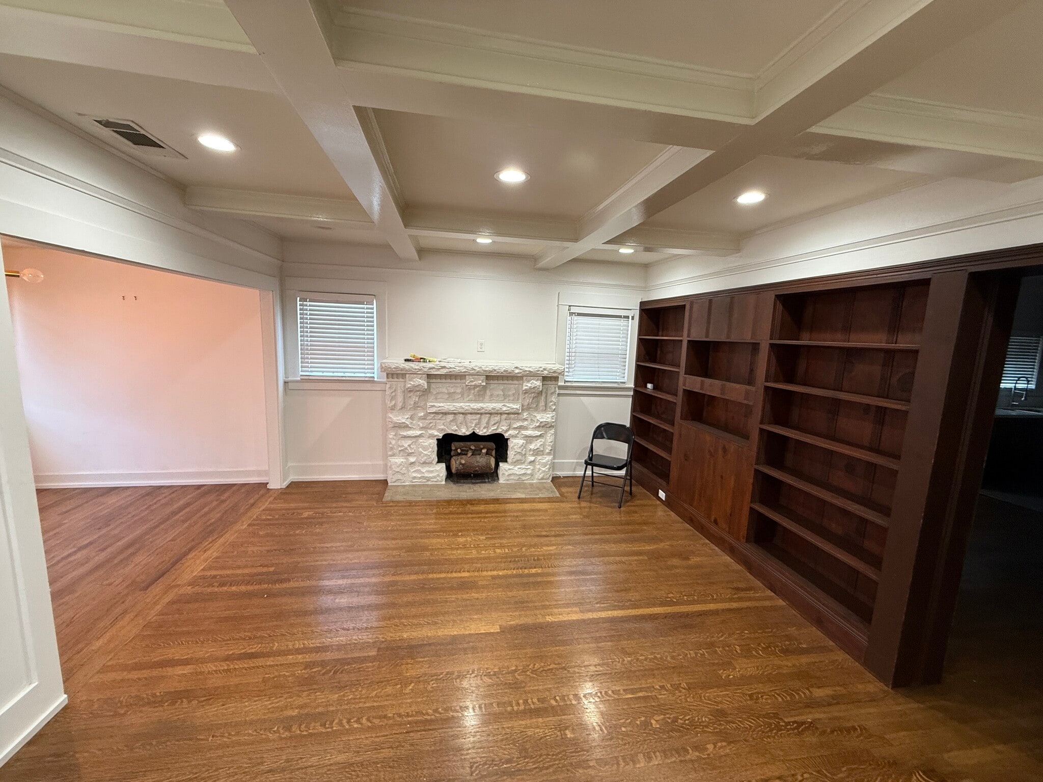 Building Photo - 1493 W 47th St