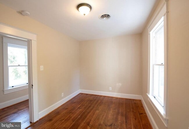 Building Photo - 401 Henry Clay St