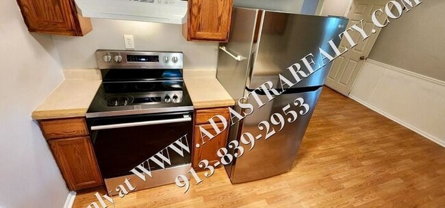 Building Photo - 2 Bed 1.5 Bath Townhome in Bonner Springs-...