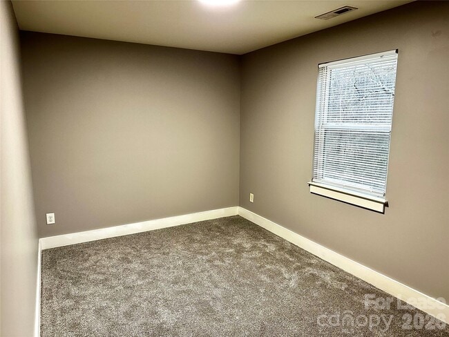 Building Photo - 110 Carpenter St