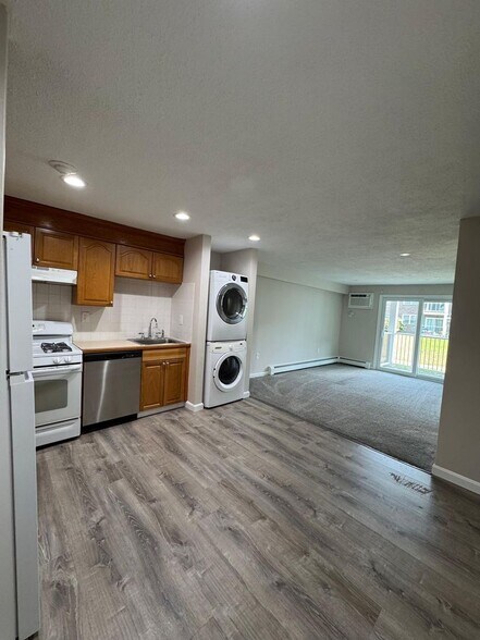 Building Photo - Pondsview Apartments