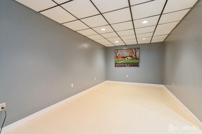 Building Photo - 172 Sayre Dr