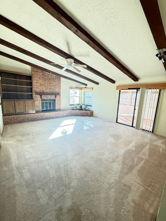 Building Photo - Nice 3 bedroom 2 bath located in Northeast Foothills on Cul De Sac St.