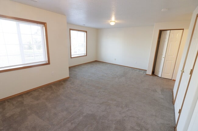 Building Photo - 3 Bedroom 2.5 Bathroom  Townhome