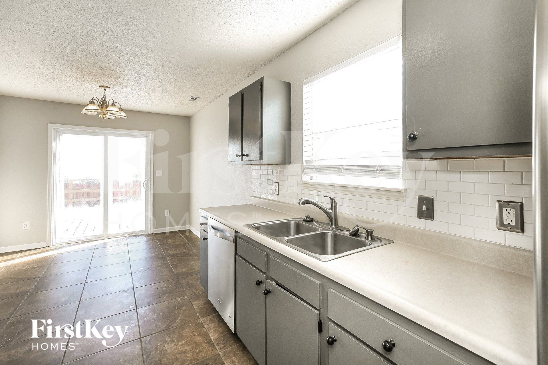 Building Photo - 15442 Ten Point Dr