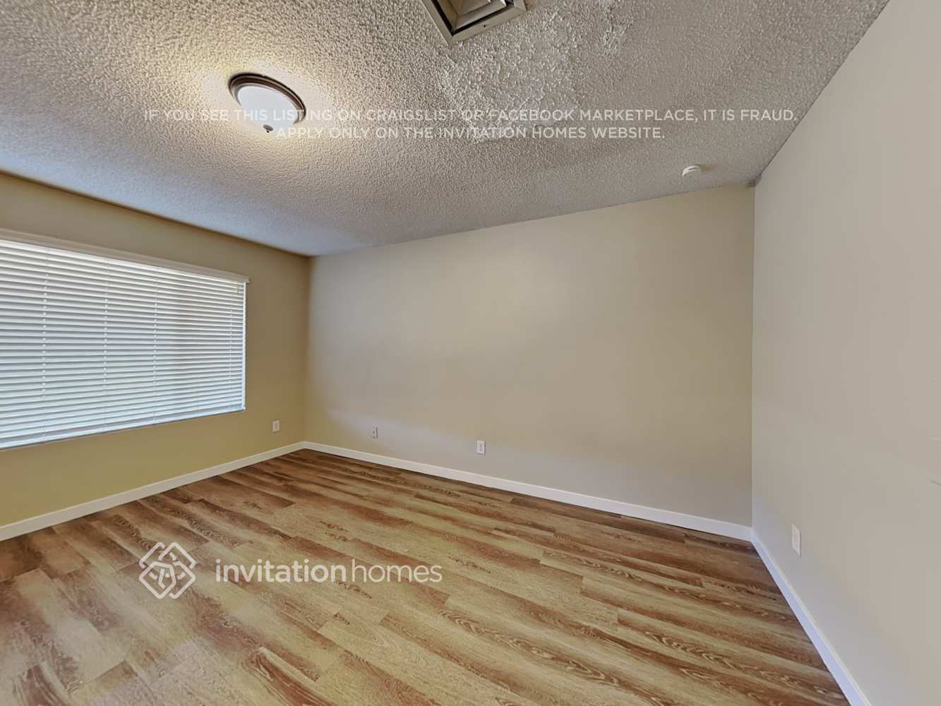 Building Photo - 3226 W Ross Ave