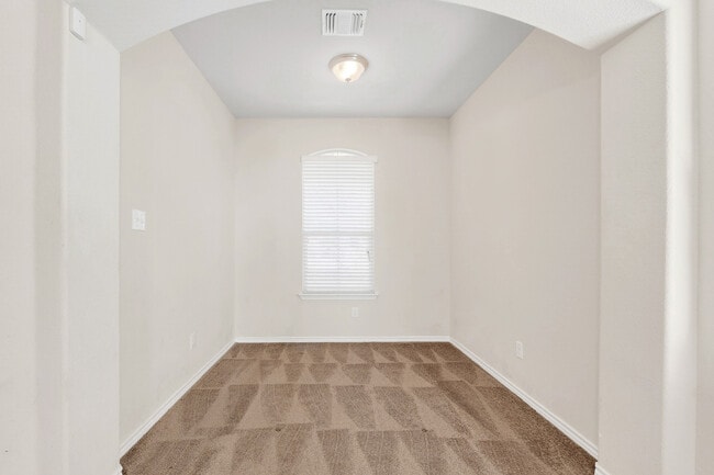 Building Photo - 6408 Tanzanite Dr