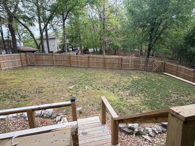 Building Photo - Backyard dream - Covered large patio and fully fenced in!!