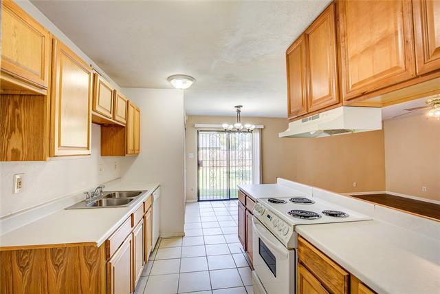 Building Photo - 6901 Sandybrook Dr