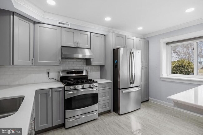 Building Photo - 17 Winchester Dr