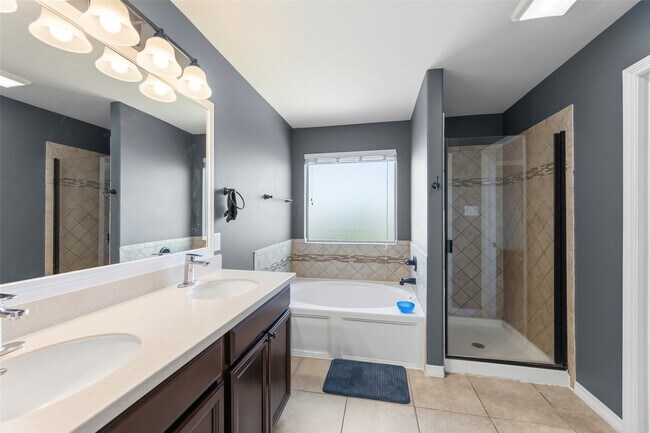 Building Photo - 27146 Harvest Pointe Ln