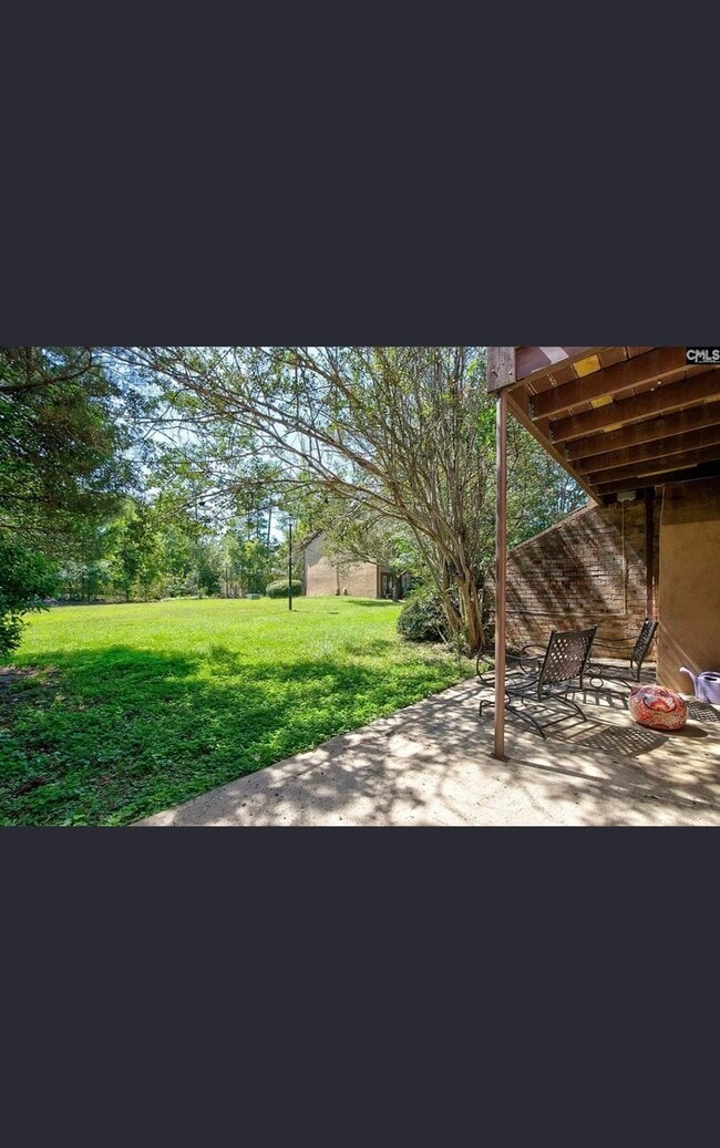 Building Photo - 177 Lionsgate Dr