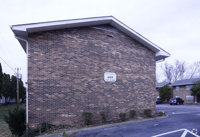 Building Photo - Gate Manor II