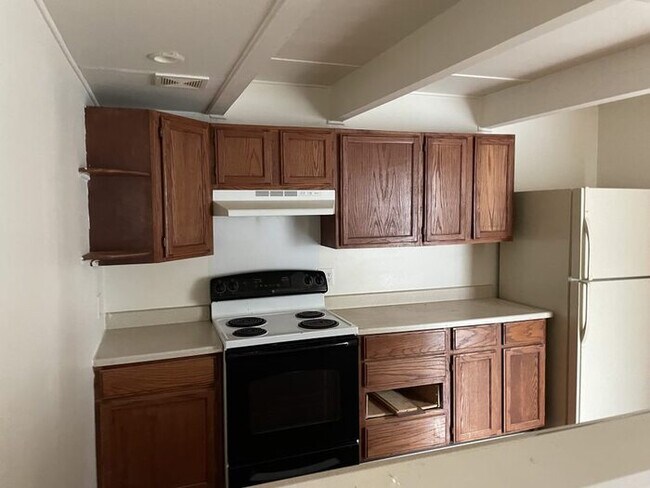 Building Photo - 908 N 70th St, Kansas City, KS 66112, USA