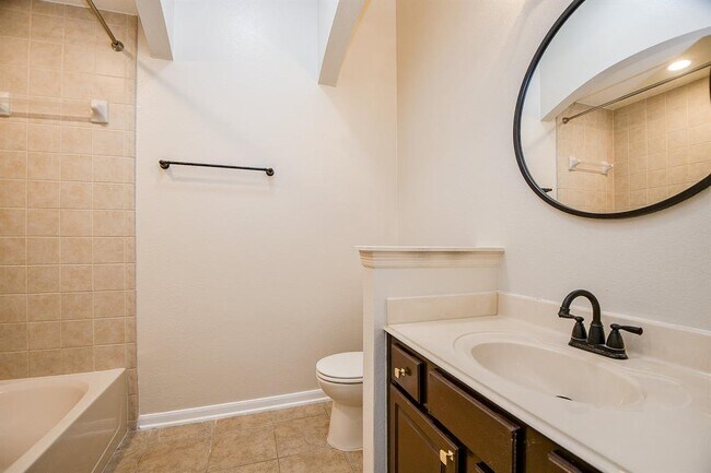 Building Photo - 3306 Silverbrook Ln