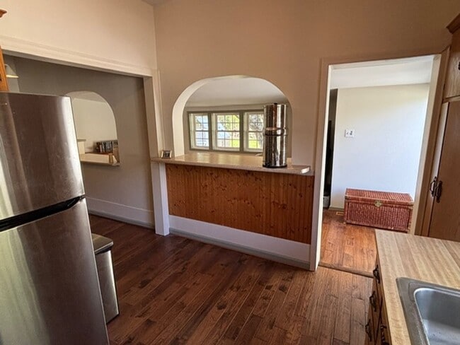 Building Photo - Rare Oasis: 2BR Home with Large Loft Area on 1.5 Acres Bordering National Forest and Fronting Dry...