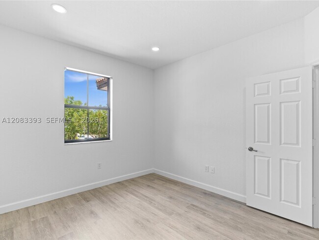 Building Photo - 11628 NW 87th Ln