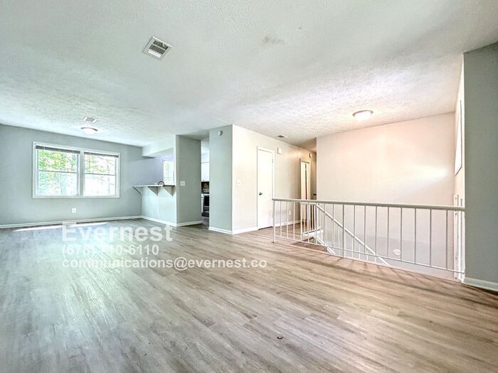 Building Photo - 416 Plainville Dr SW