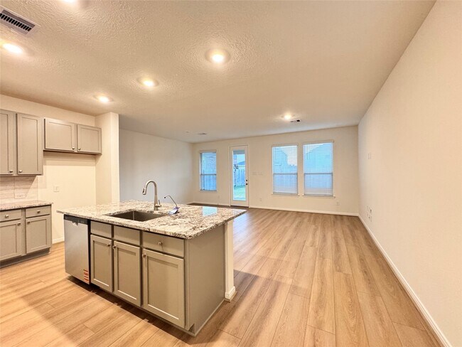 Building Photo - 8203 Leisure Pt Dr