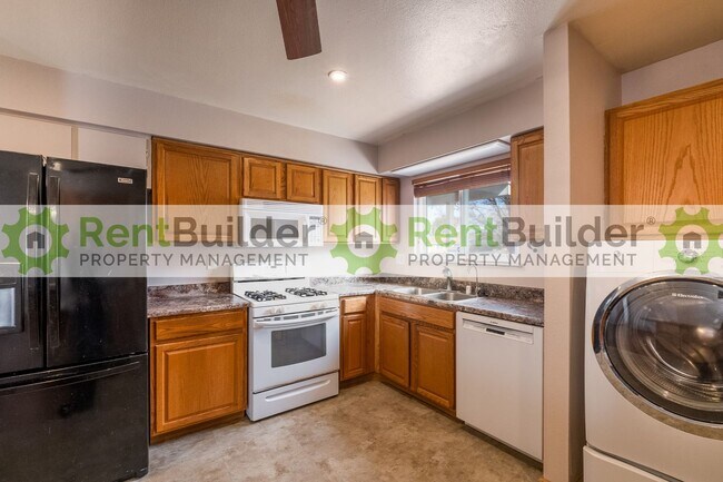 Building Photo - 14104 Turner Pl NE