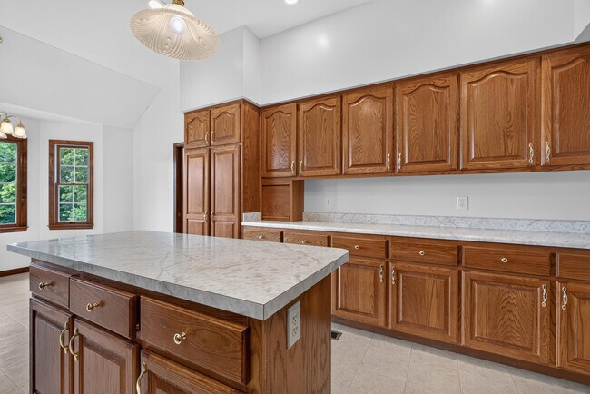 Building Photo - 133 Foxtail Dr