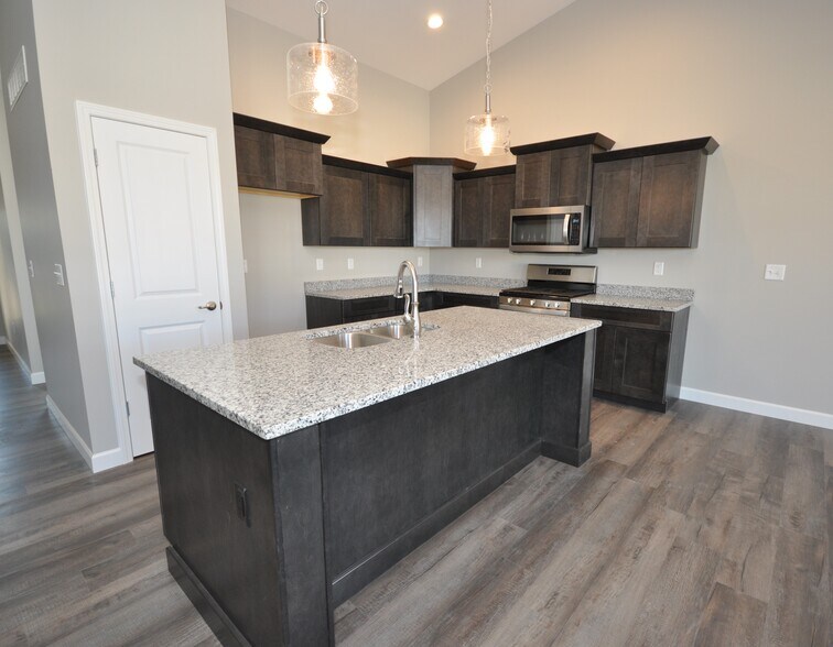 Building Photo - 7132 Remington Villa Dr