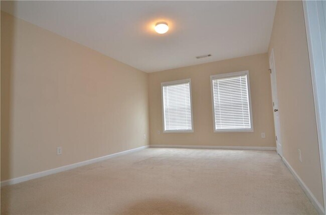 Building Photo - 455 Wakefield Trce