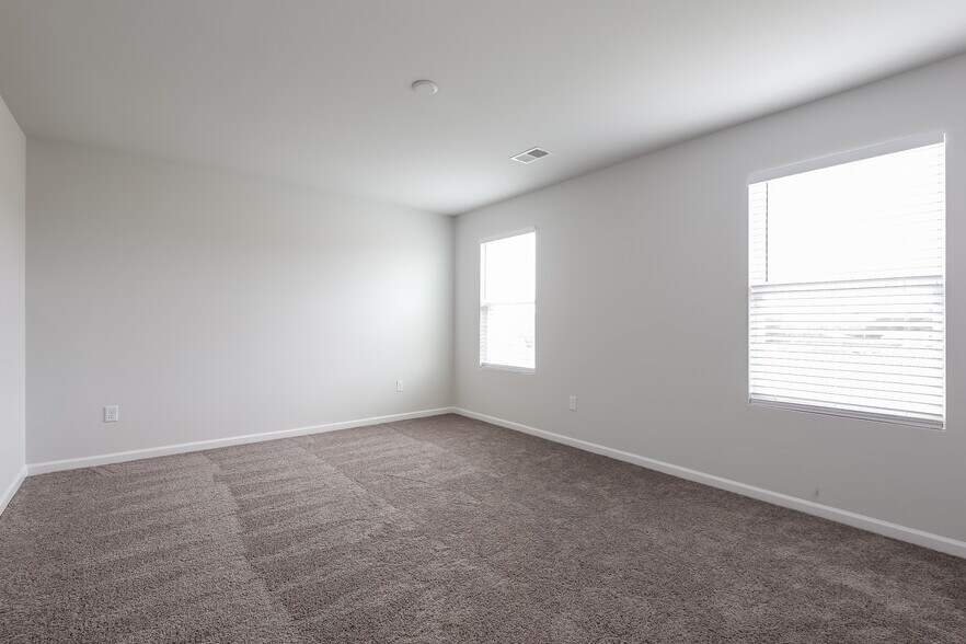 Building Photo - 346 Elevation Ct