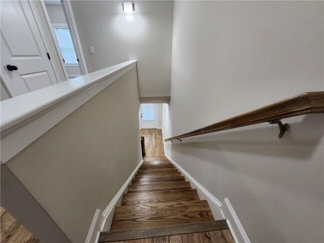 Building Photo - 1323 Faircrest Wy