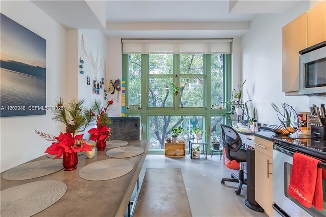 Building Photo - 111 E Flagler St