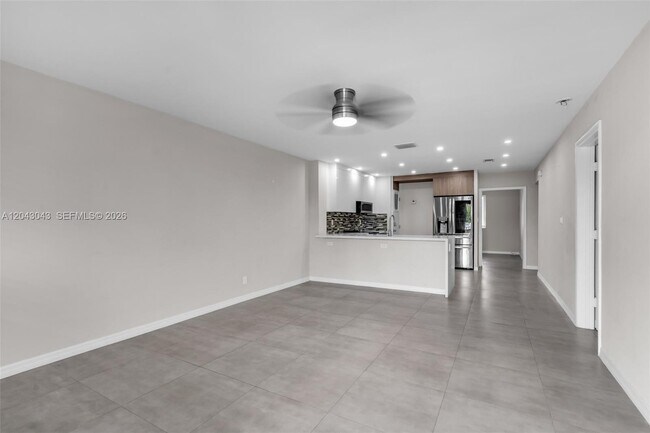 Building Photo - 2175 NE 56th St