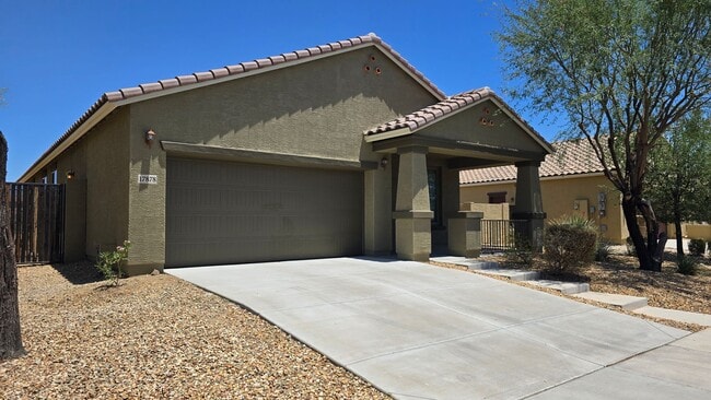 Building Photo - Enjoy the incredible amenities at Estrella Mountain Ranch!