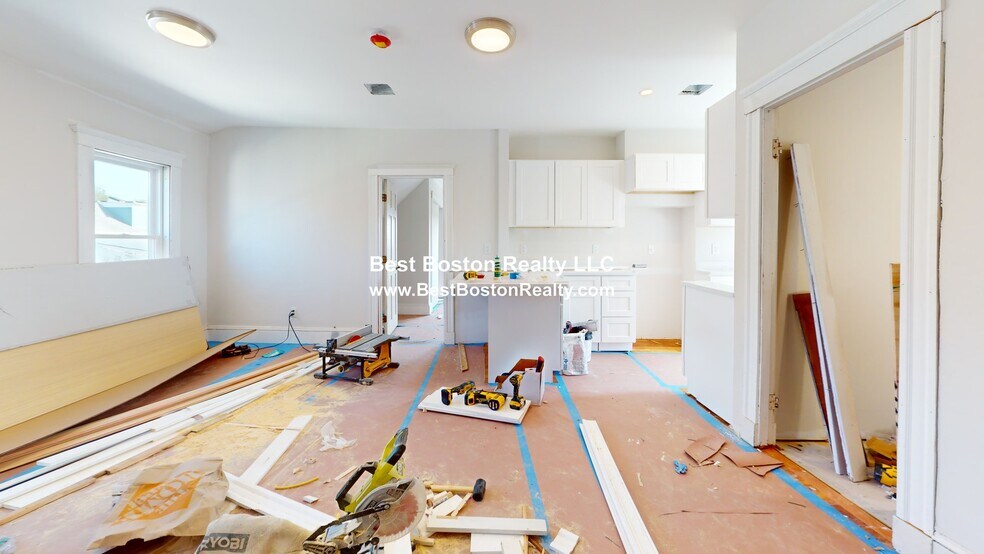 Building Photo - 47 Curtis Ave