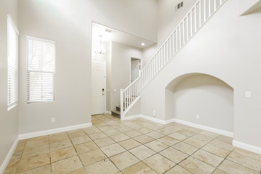 Building Photo - 5544 Grand Rapids St