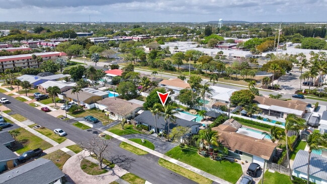 Building Photo - 603 SE 7th Ave