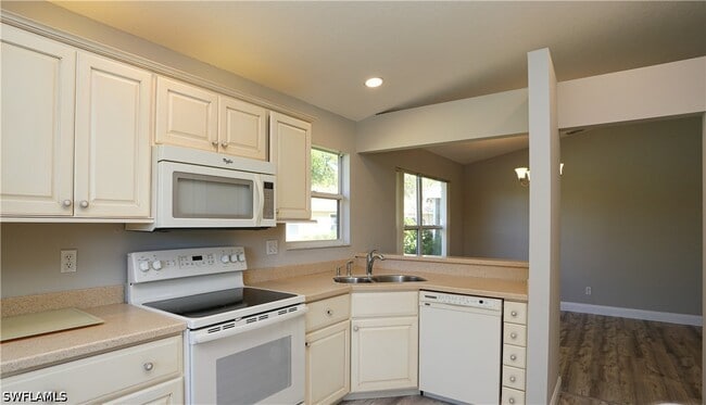 Building Photo - 402 Emerald Bay Cir