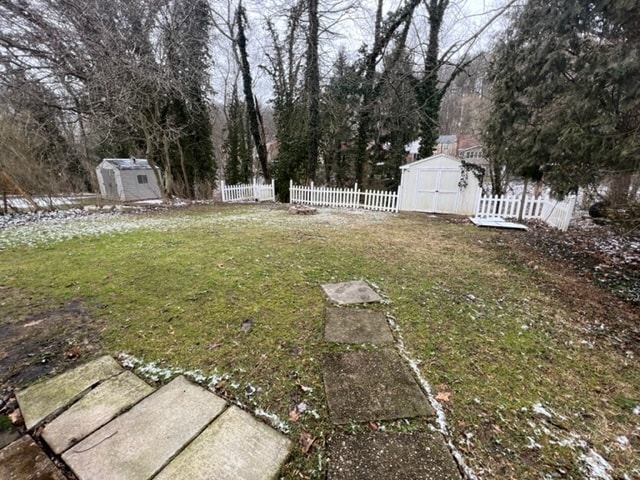 Building Photo - 39 Forest Ave