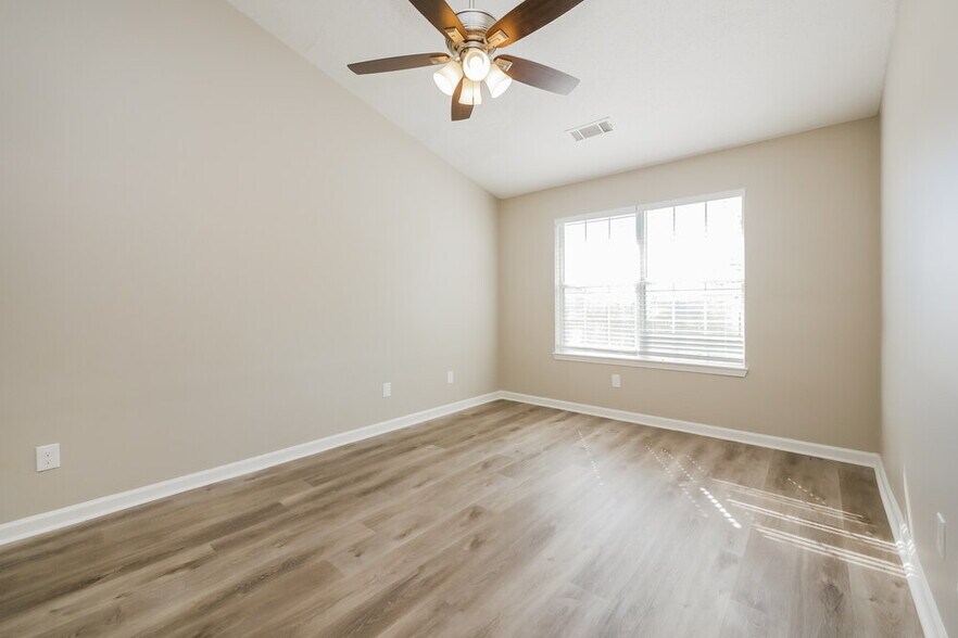 Building Photo - 7605 Briar Crest Ct