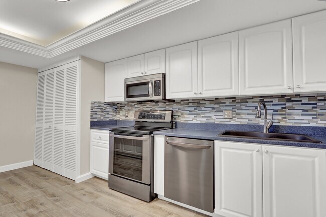 Building Photo - 1036 US-1