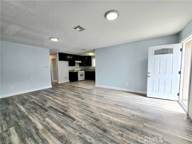Building Photo - 715 W 58th St