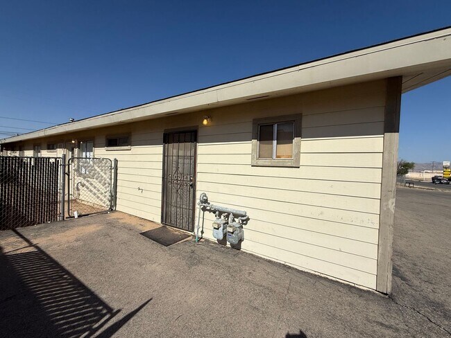 Building Photo - 0223