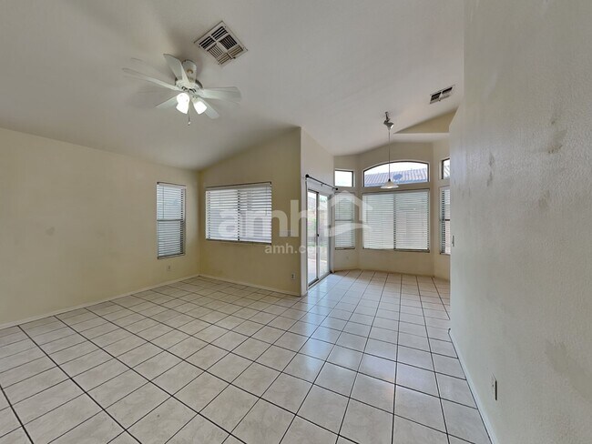 Building Photo - 12837 W Edgemont Ave