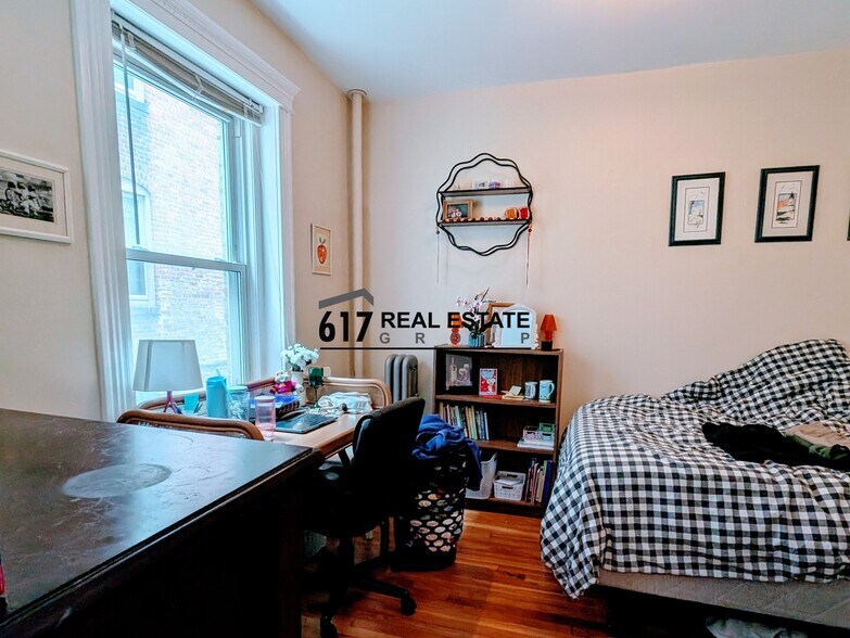 Building Photo - 16 Fuller St