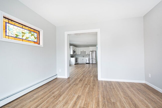 Building Photo - Remodeled 3 bedroom 1 bath 3rd floor.