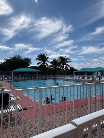 Building Photo - 2819 SE 15th Rd