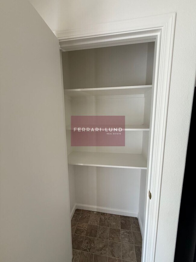 Building Photo - ??Located in Stead, with easy access to local amenities & parks - Kay DeAlba Property!!??