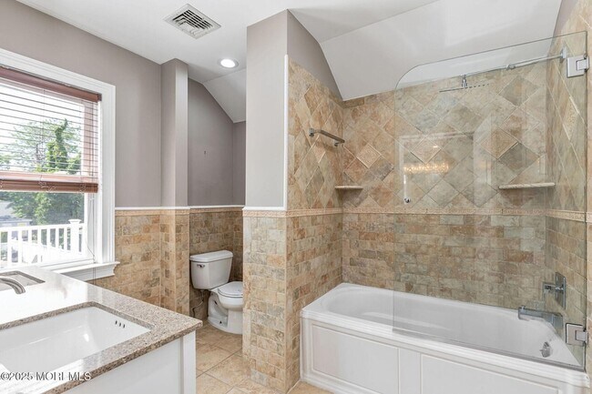 Building Photo - 76 South St