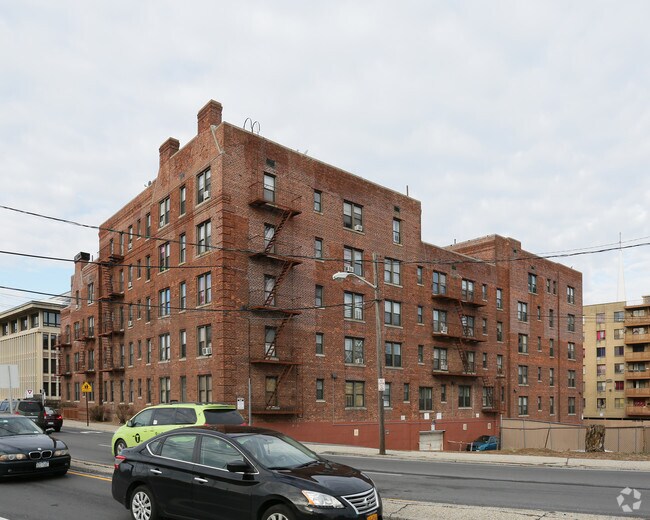 Primary Photo - 10 Washington St