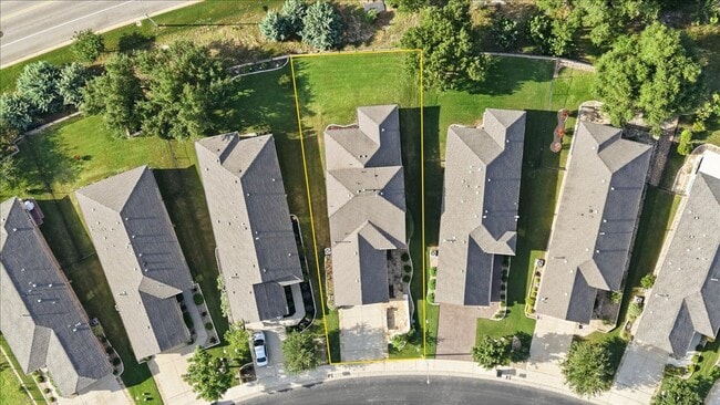 Building Photo - 816 Hamilton Ln