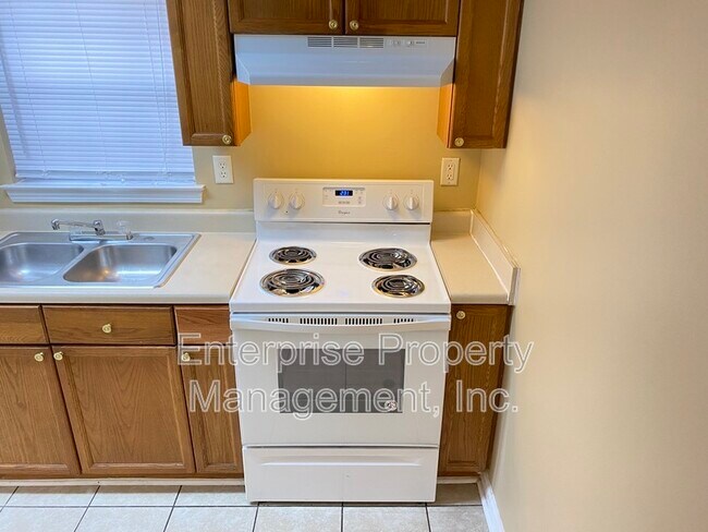 Building Photo - 7162 Charlton Way